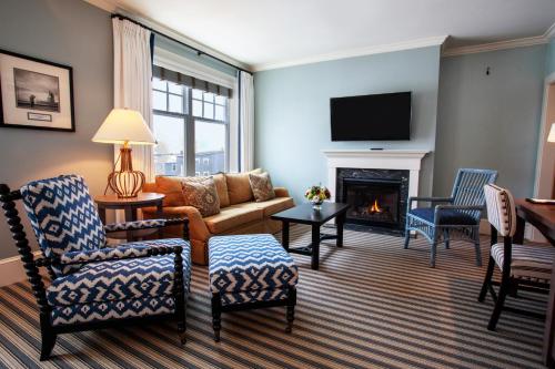 Select City View King Suite