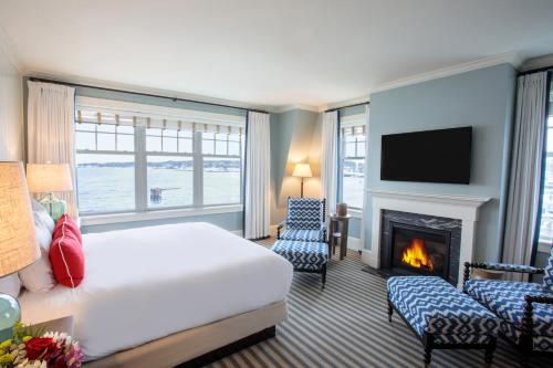 Ocean Front Junior King Suite