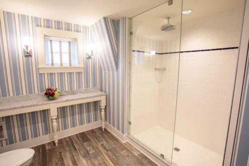 Ocean Front Junior King Suite