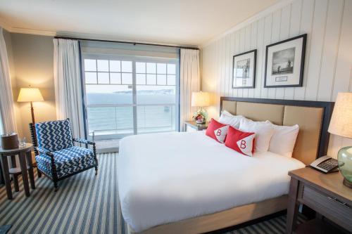Ocean Front Junior King Suite with Balcony