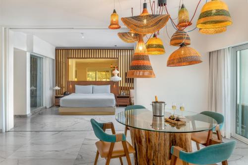 Beyond ME+ Suite with Hot Tub and Terrace