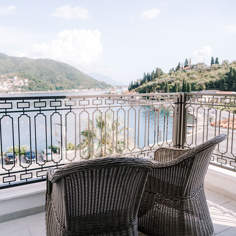 Deluxe Two Bedroom Apartment sea view