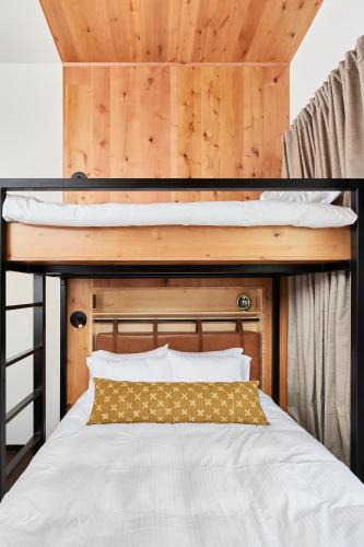 Junior Queen with Bunk Bed Suite