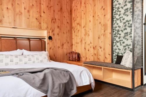 Mountain King Suite