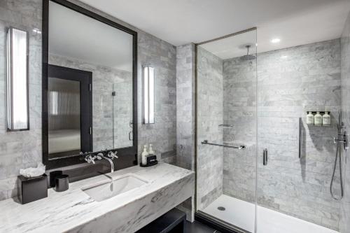 Standard, Guest room, 1 King Bed