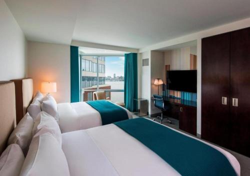 Queen Room with View