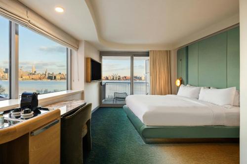 King Room with Balcony and View