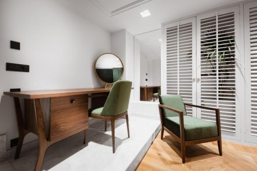 Suite with Garden View