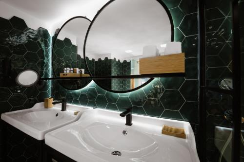 Suite with Garden View